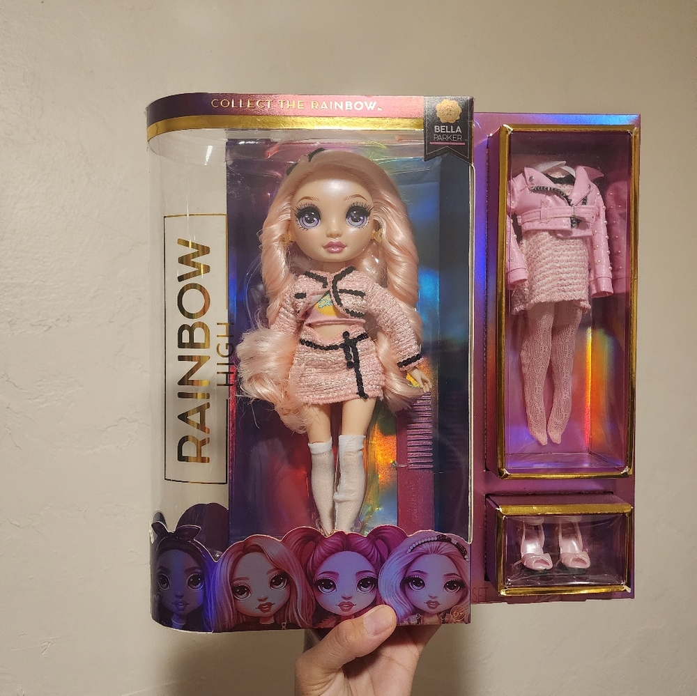 Rainbow High NIB Bella Parker